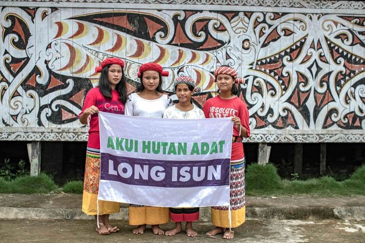 Tonggak Bersejarah untuk Hutan dan Hak Masyarakat Adat di Mahakam Ulu